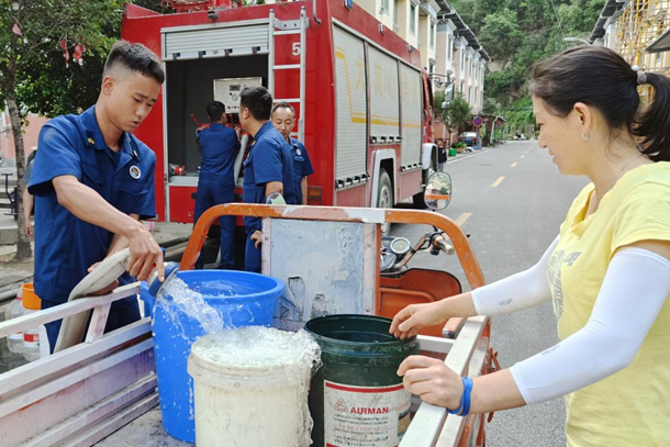 图为大岗山为居民供水_副本