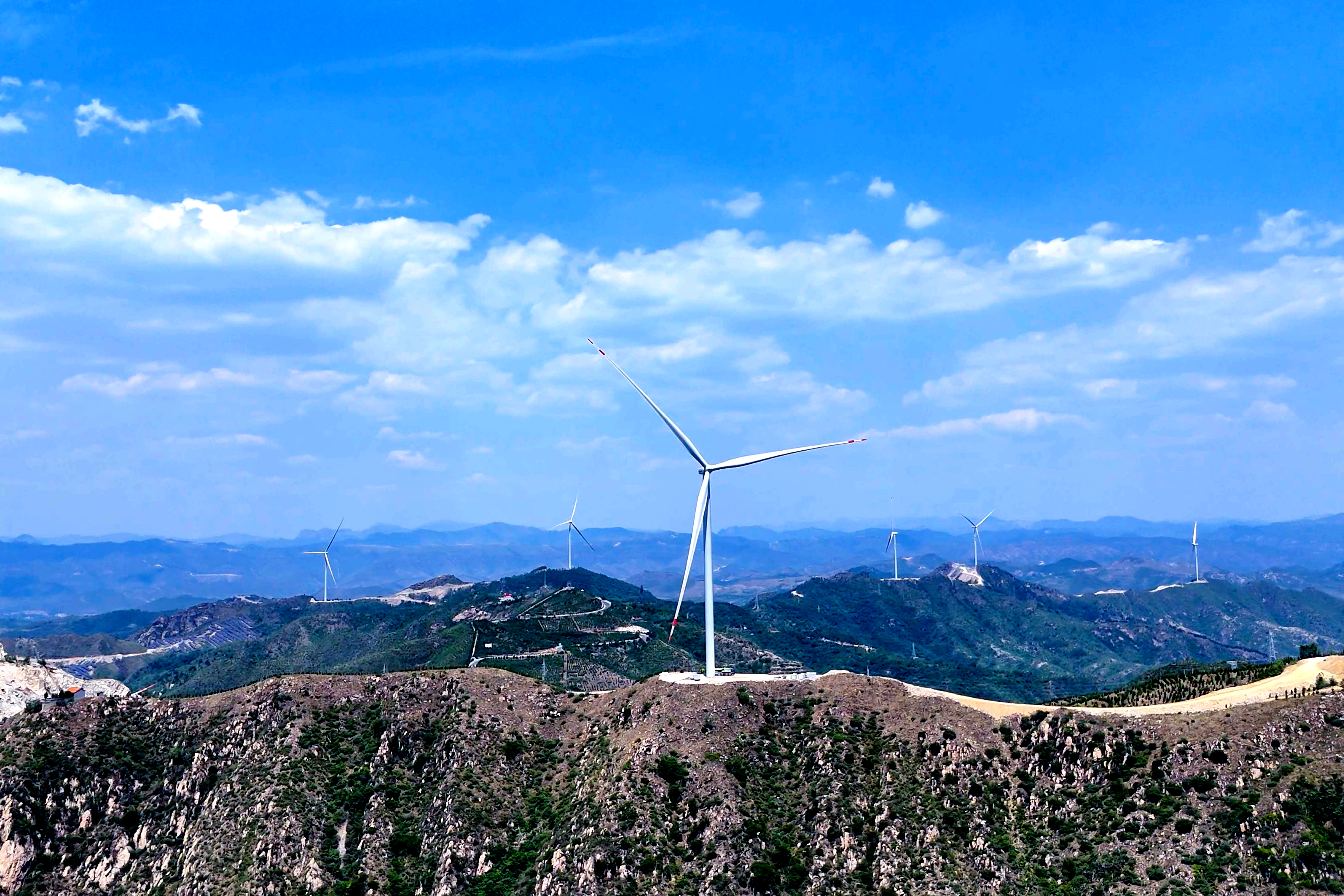 河北公司涉县山区风电项目顺利并网.jpg